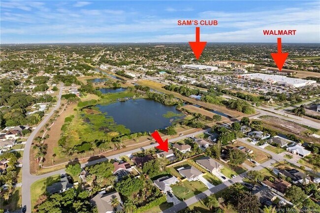 Building Photo - 2542 SW Kensington St