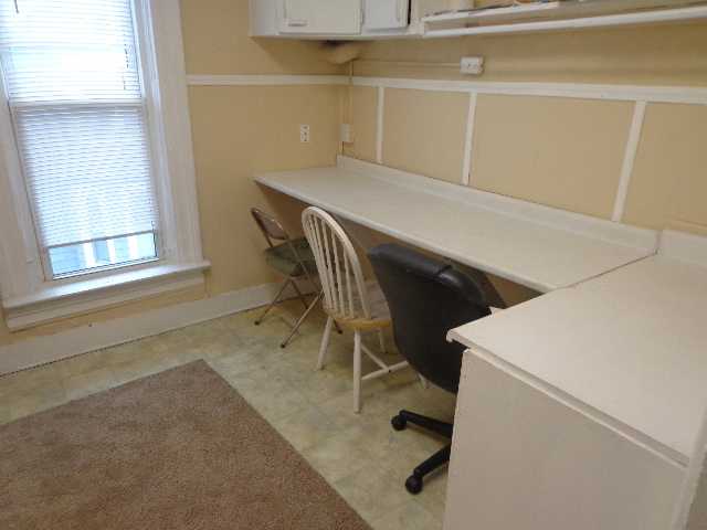 Office /Craft Room - 72 McMillen Ave