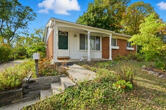 Building Photo - 560 S Ann Arbor St