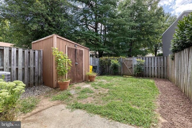 Building Photo - 1669 Yorktown Ct