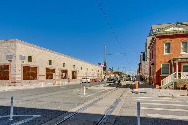 Building Photo - 2426 Welton St