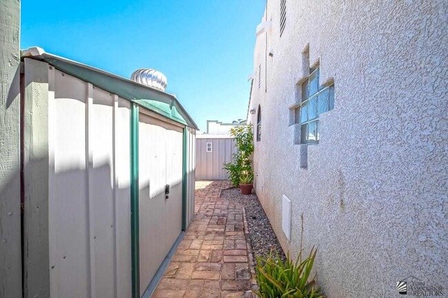 Building Photo - 13644 E 52nd Dr