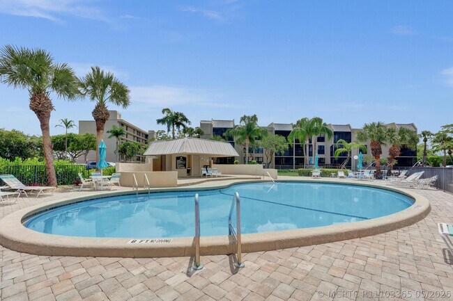 Building Photo - 12 Royal Palm Way