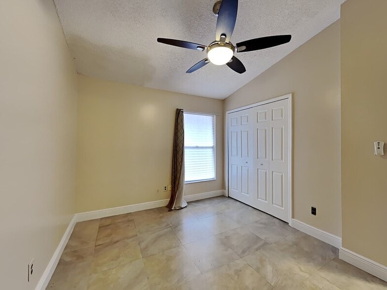 Building Photo - 276 Frances Ave