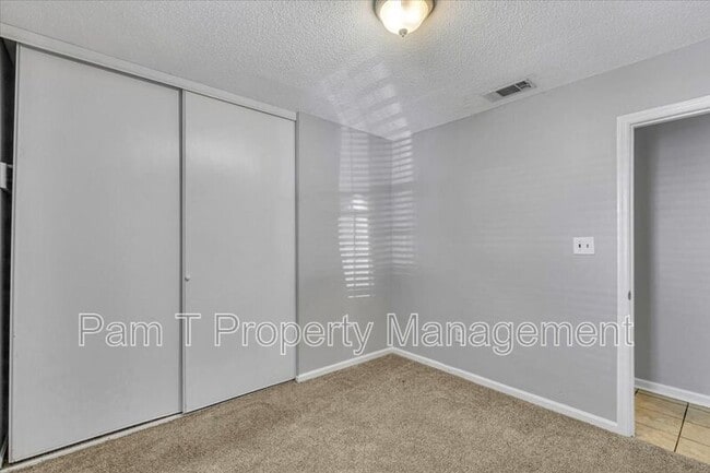 Building Photo - 120 Fox Chase Rd