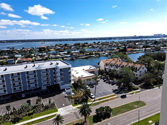 Building Photo - 400 Island Way
