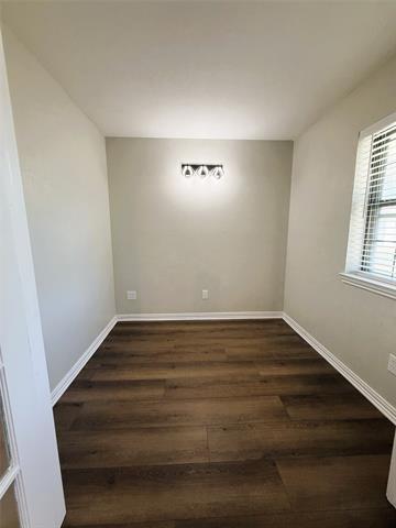 Building Photo - 11 Maree Ct