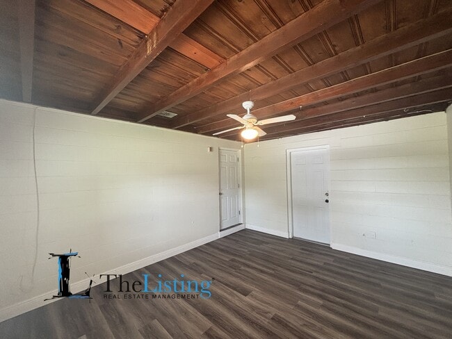 Building Photo - 721 31st Ct NW