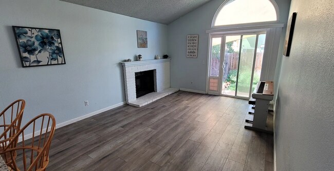 Building Photo - Beautifully Maintained Fairfield Home