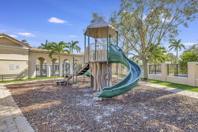 Building Photo - 838 NW 83rd Ln