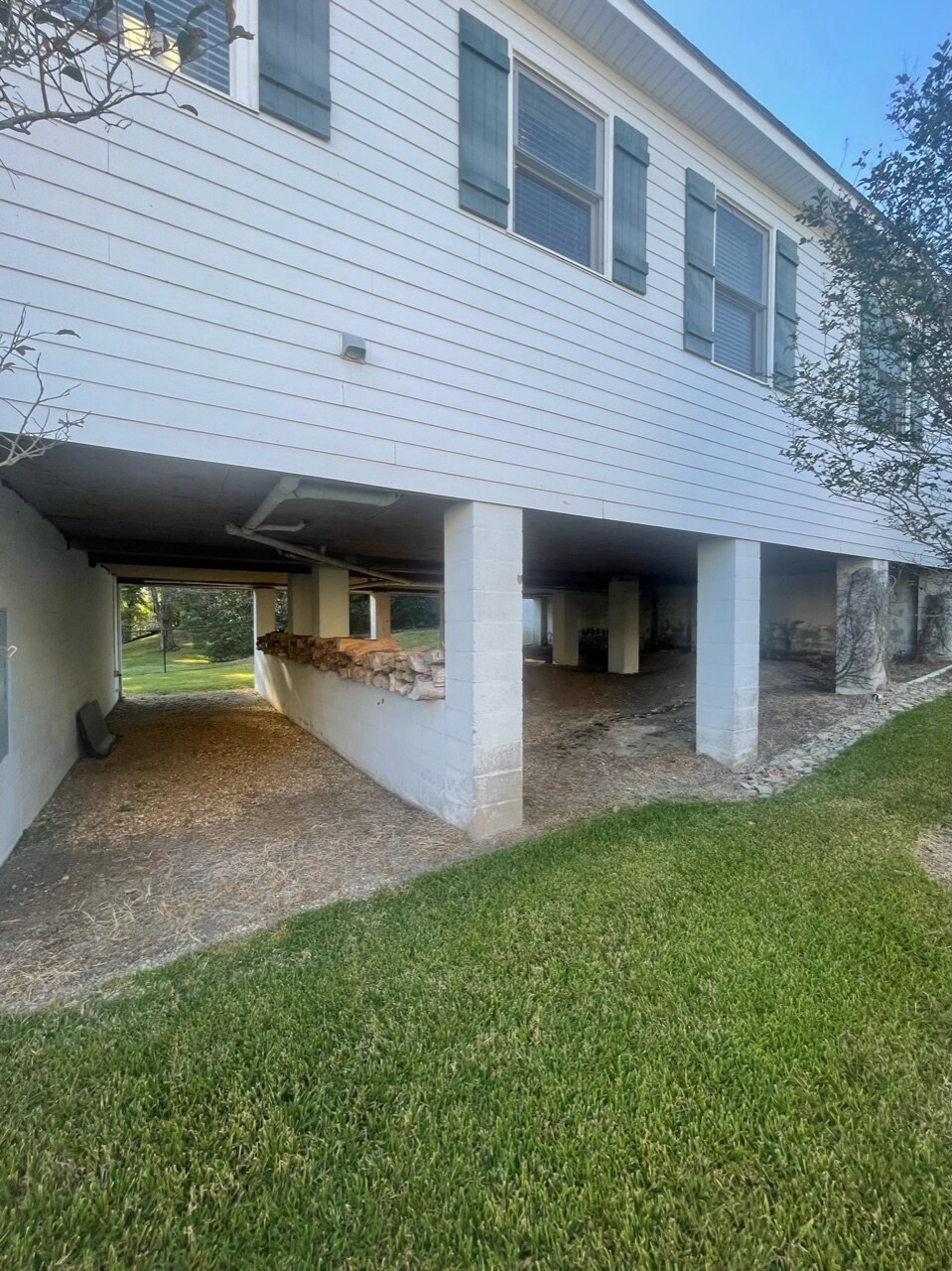 Building Photo - 1200 E Main St