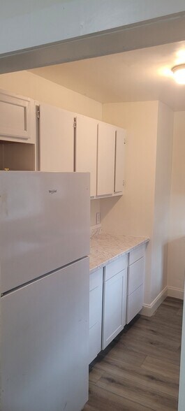 Building Photo - 113 Garland Ter