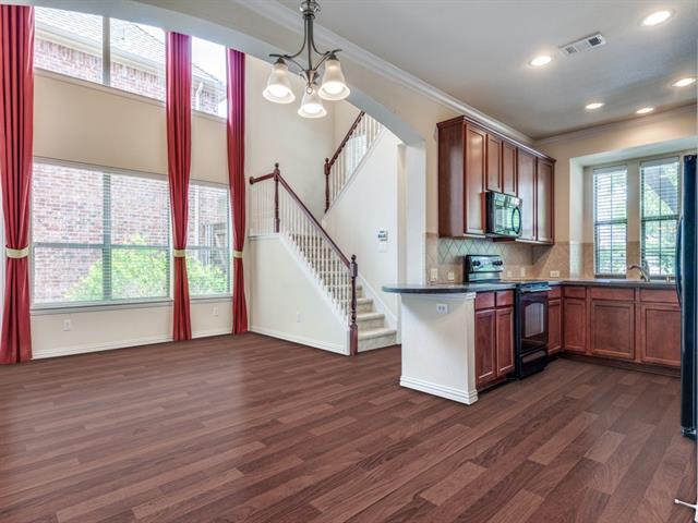 Building Photo - 1704 Estacado Dr