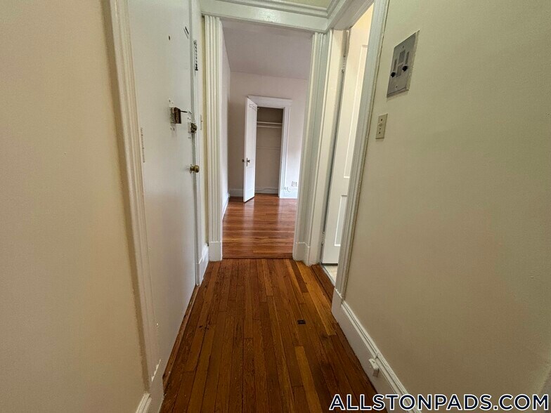 Building Photo - 1152 Commonwealth Ave