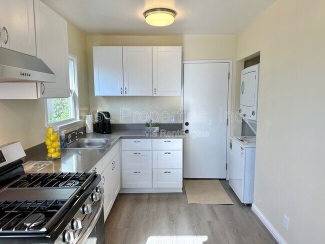 Building Photo - 5122 Lemon Grove Ave
