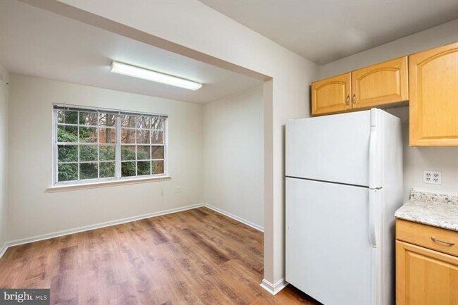 Building Photo - 876 College Pkwy