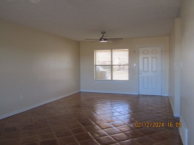 Building Photo - Home located in the Cache area!