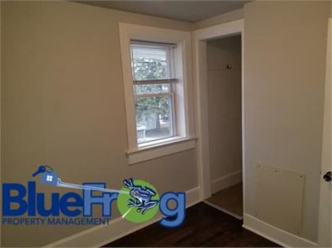 Building Photo - 907 Kellogg St