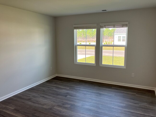 Building Photo - 3 Bedroom 2 Bathroom House- Groves at Sout...