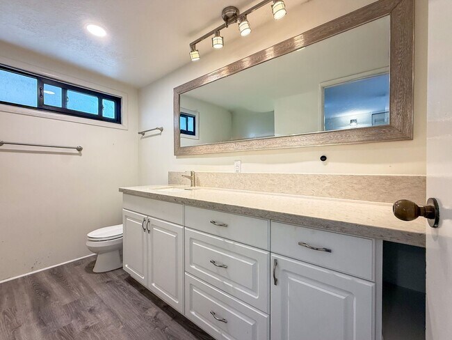 Building Photo - Beautiful One Bedroom in Hawaii Kai