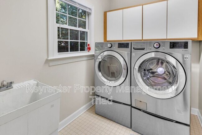 Building Photo - 8402 Trolley Ct