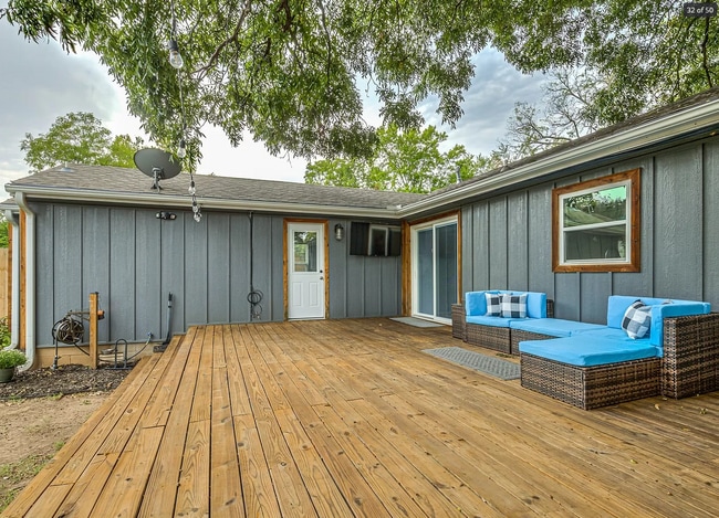 Building Photo - 2 Bed | 2 Bath in Midtown!