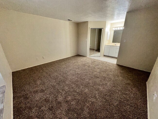 Building Photo - 3 Bedroom 2 Bathroom with 2 Car Garage