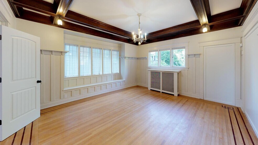 Building Photo - 806 N 48th St