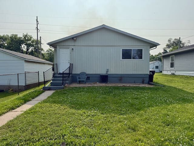 Building Photo - Small 3 BR in Peoria Heights