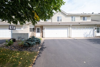 Building Photo - 8944 Spring Ln