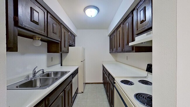 Building Photo - Upper 1 Bedroom 1 Bathroom Apartment is Av...