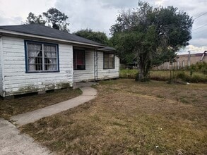 Building Photo - 5610 Cavalcade St