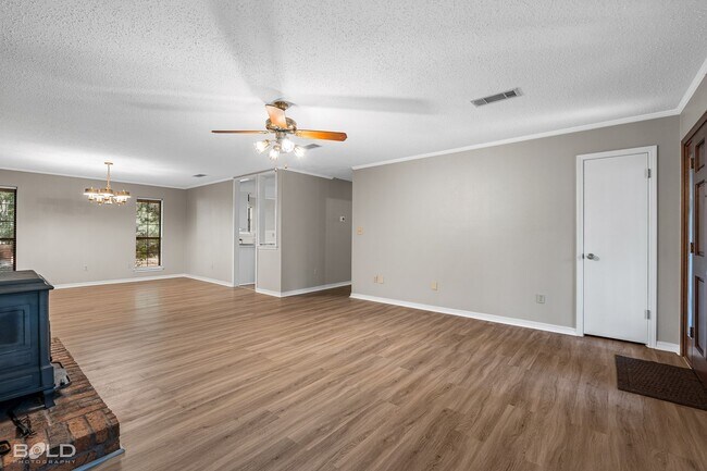 Building Photo - Home For Rent in Benton!