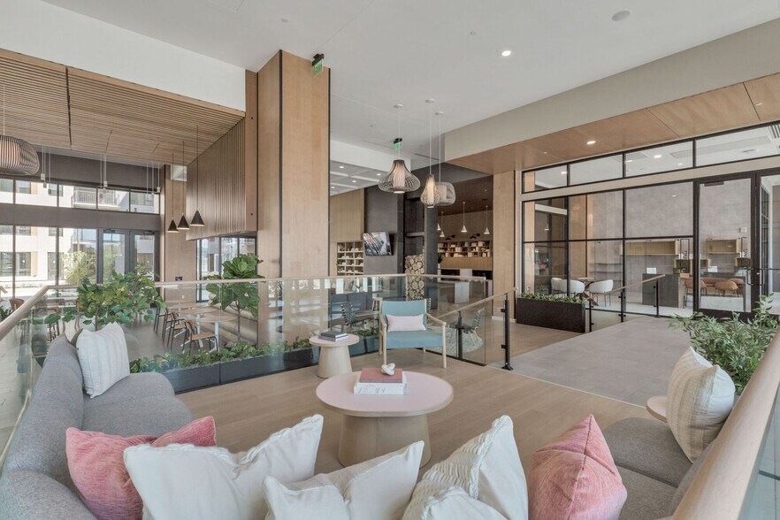 Building Photo - The Broadleaf