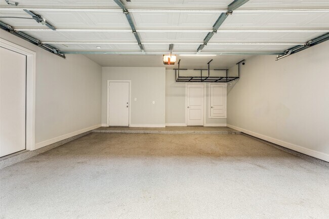Building Photo - 3967 Travis St