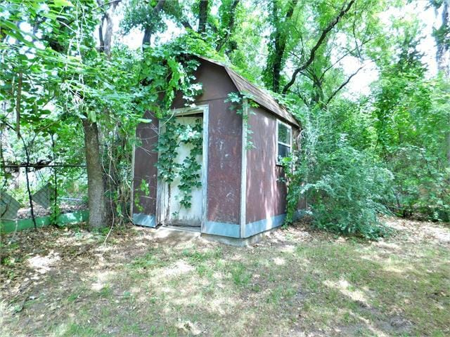 Building Photo - 1217 Clover Ln