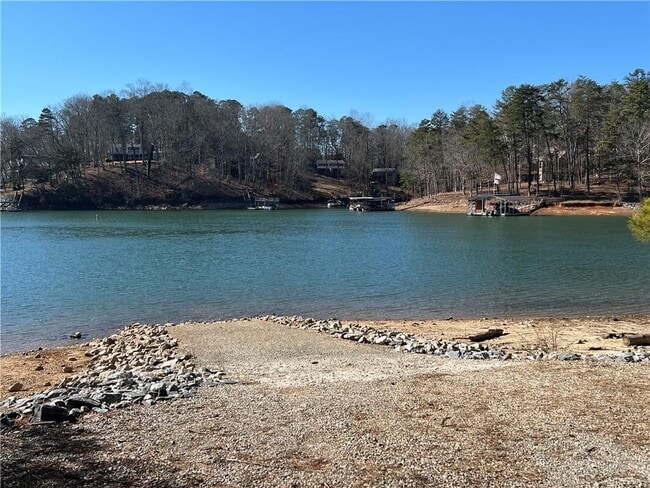 Building Photo - 5485 Mercedes Dr