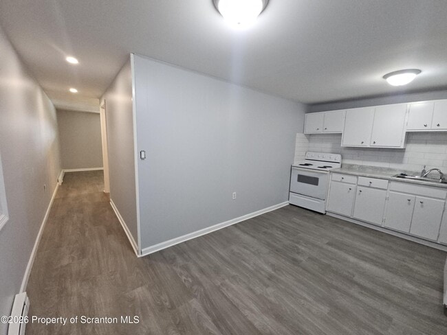 Building Photo - 853 Drinker Turnpike