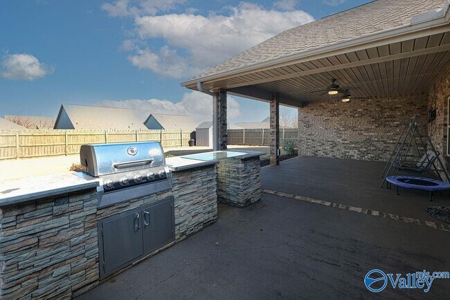 Building Photo - 200 Brighton Park Way