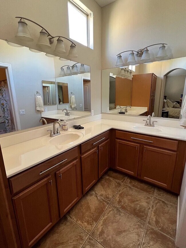 Master Bathroom - 2402 E 5th St