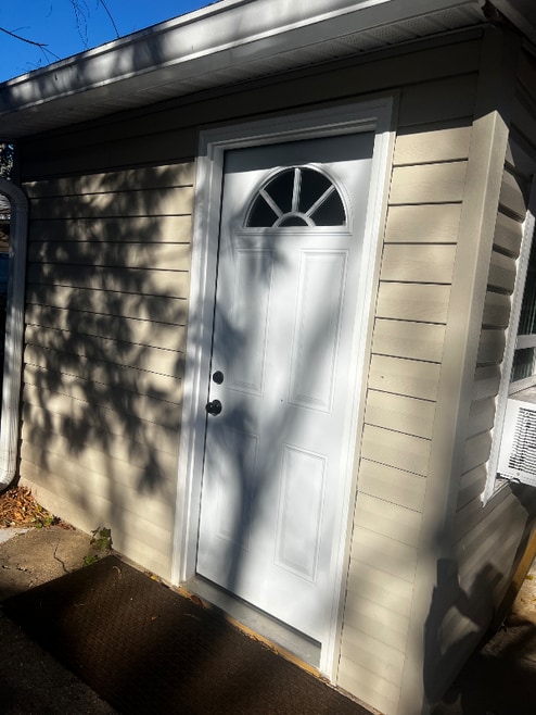 Building Photo - 1963 Lewis Ave