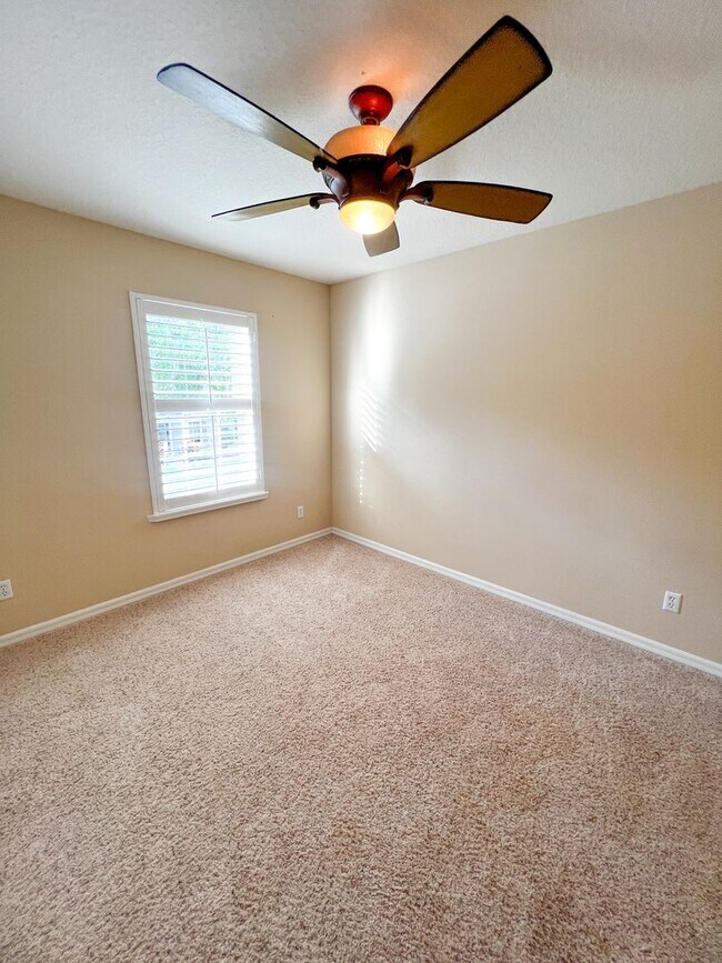 Building Photo - 14252 Confetti Dr