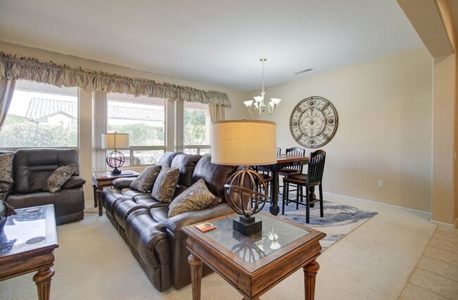 Building Photo - 15567 W Coral Pointe Dr