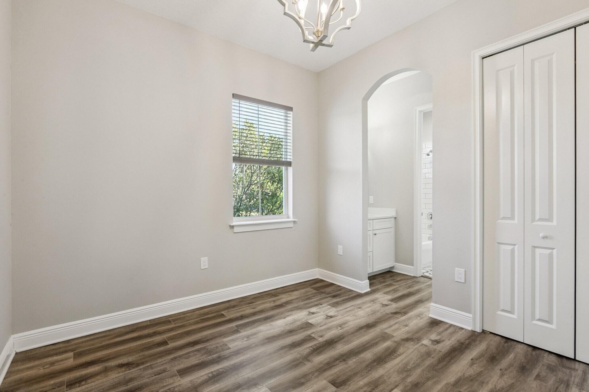 Building Photo - 1410 E Curtis St