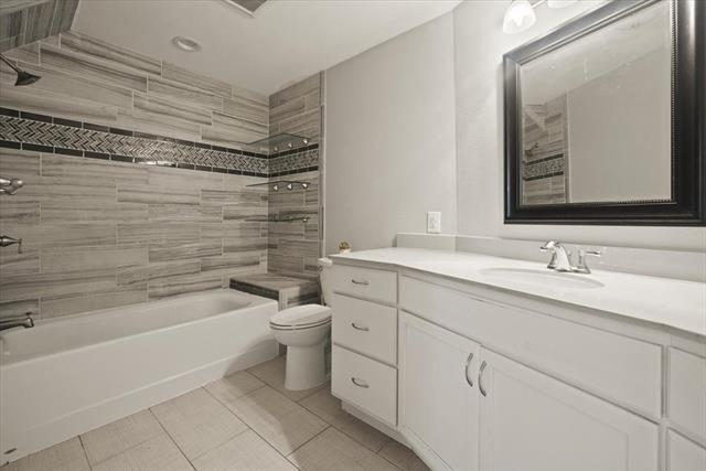 Building Photo - 2123 Wilson Dr