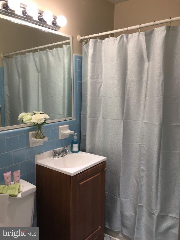 Building Photo - 3945 Lyndhurst Dr