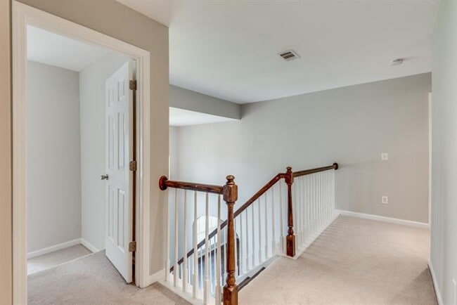 Building Photo - 6515 Fairgreen Dr