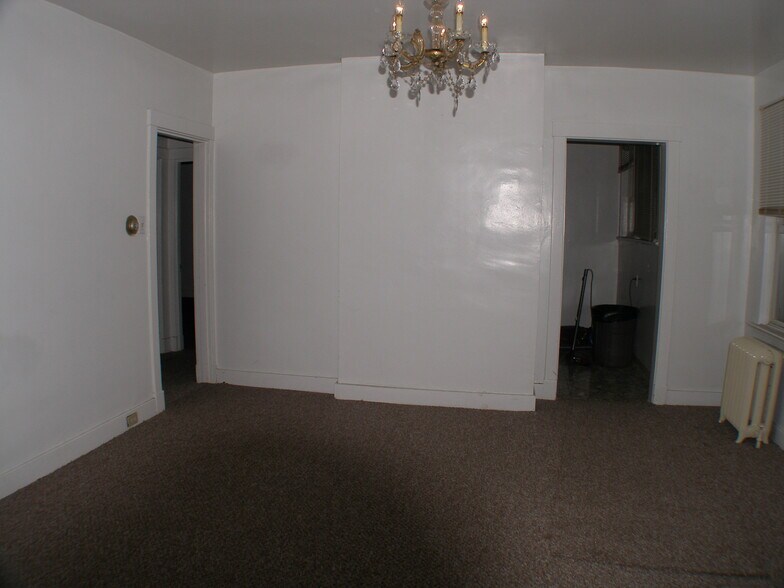 Building Photo - 2201 Pittock St