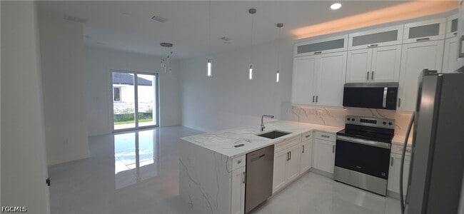 Building Photo - 322-324 Poplar St