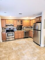 kitchen - 1462 Old Orchard St